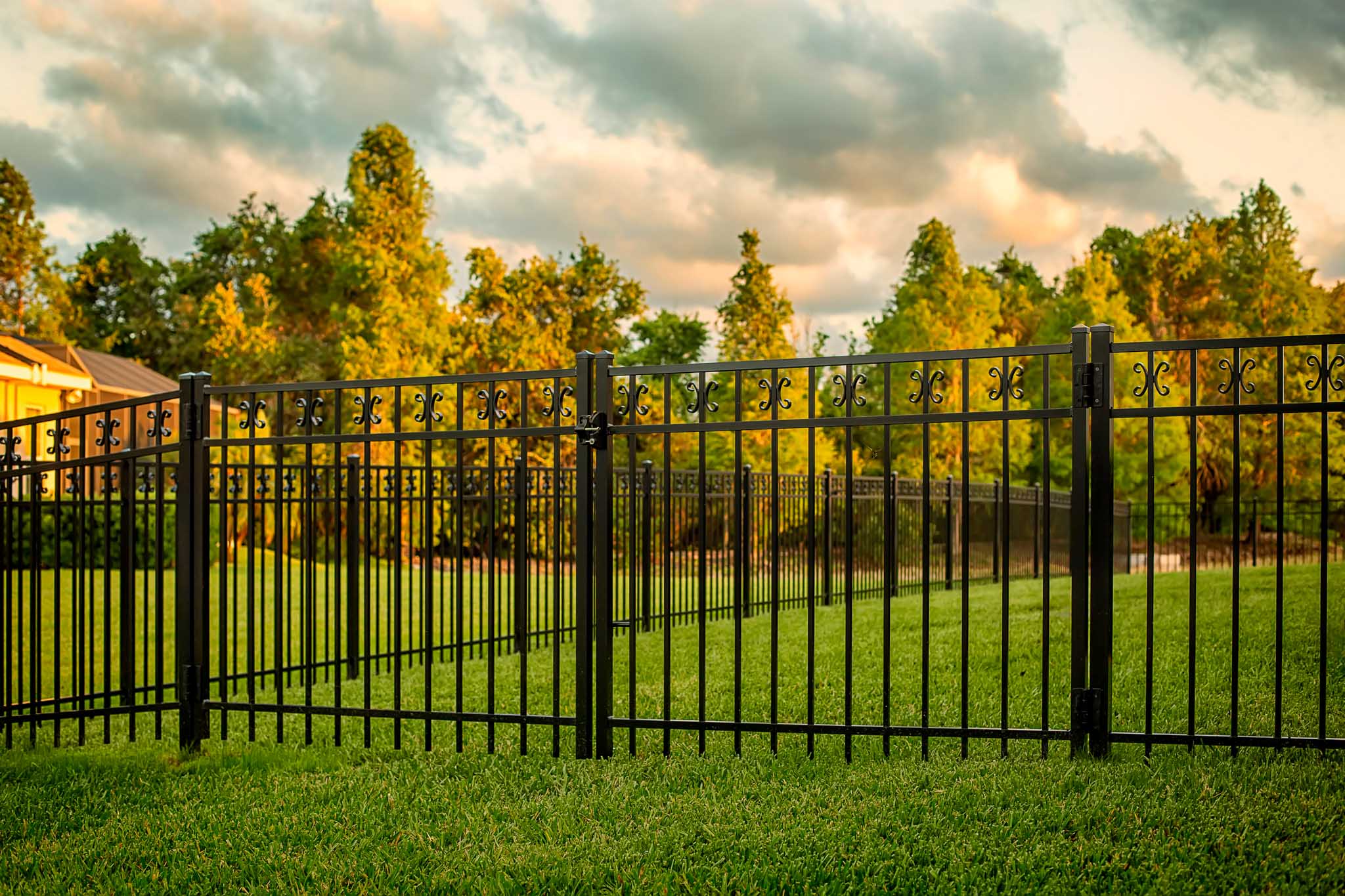 Aluminum fence contractor in Charlotte, NC.