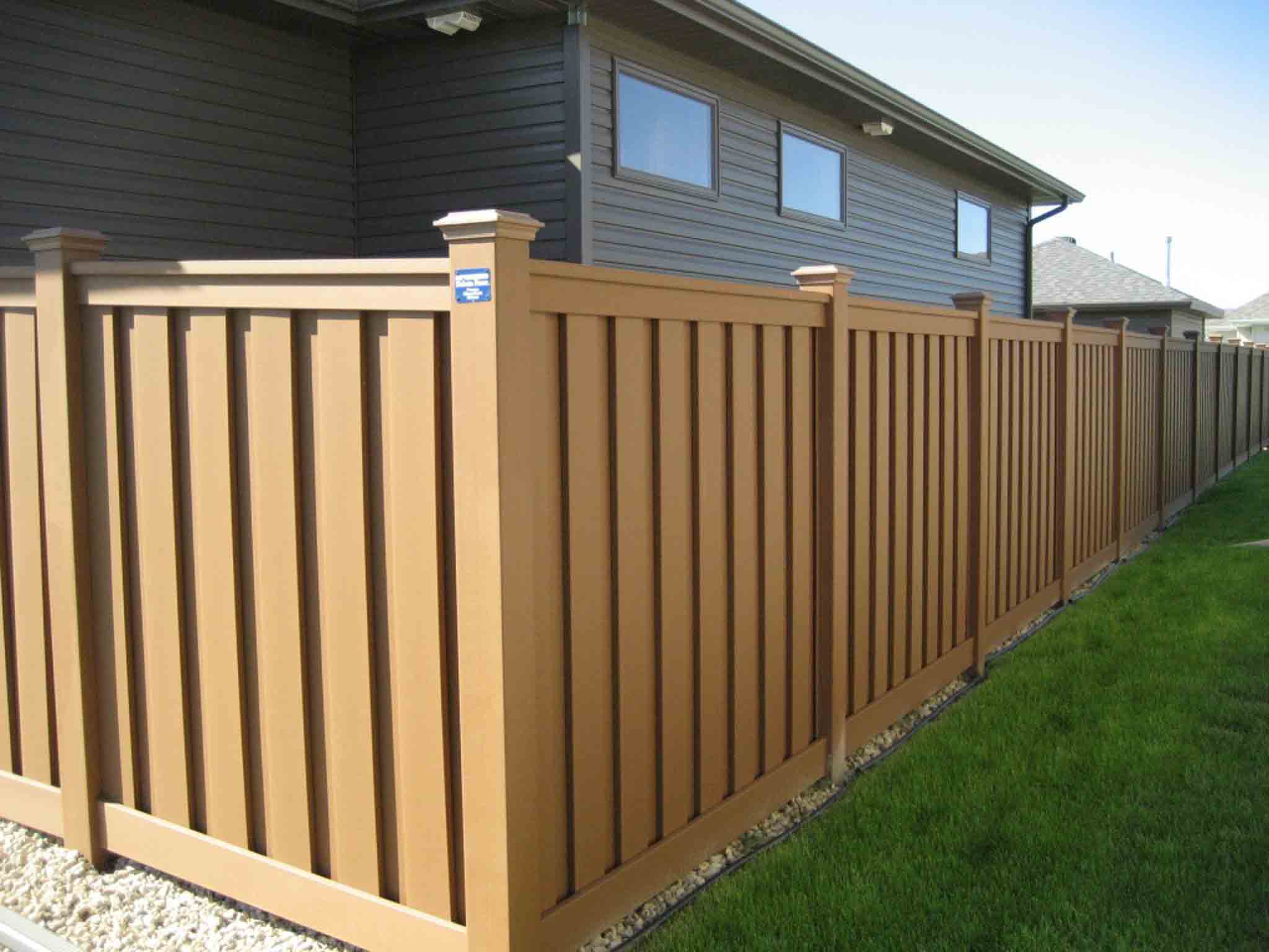 A durable, eco-friendly composite fence built by experts at 76 FENCE Schaumburg.