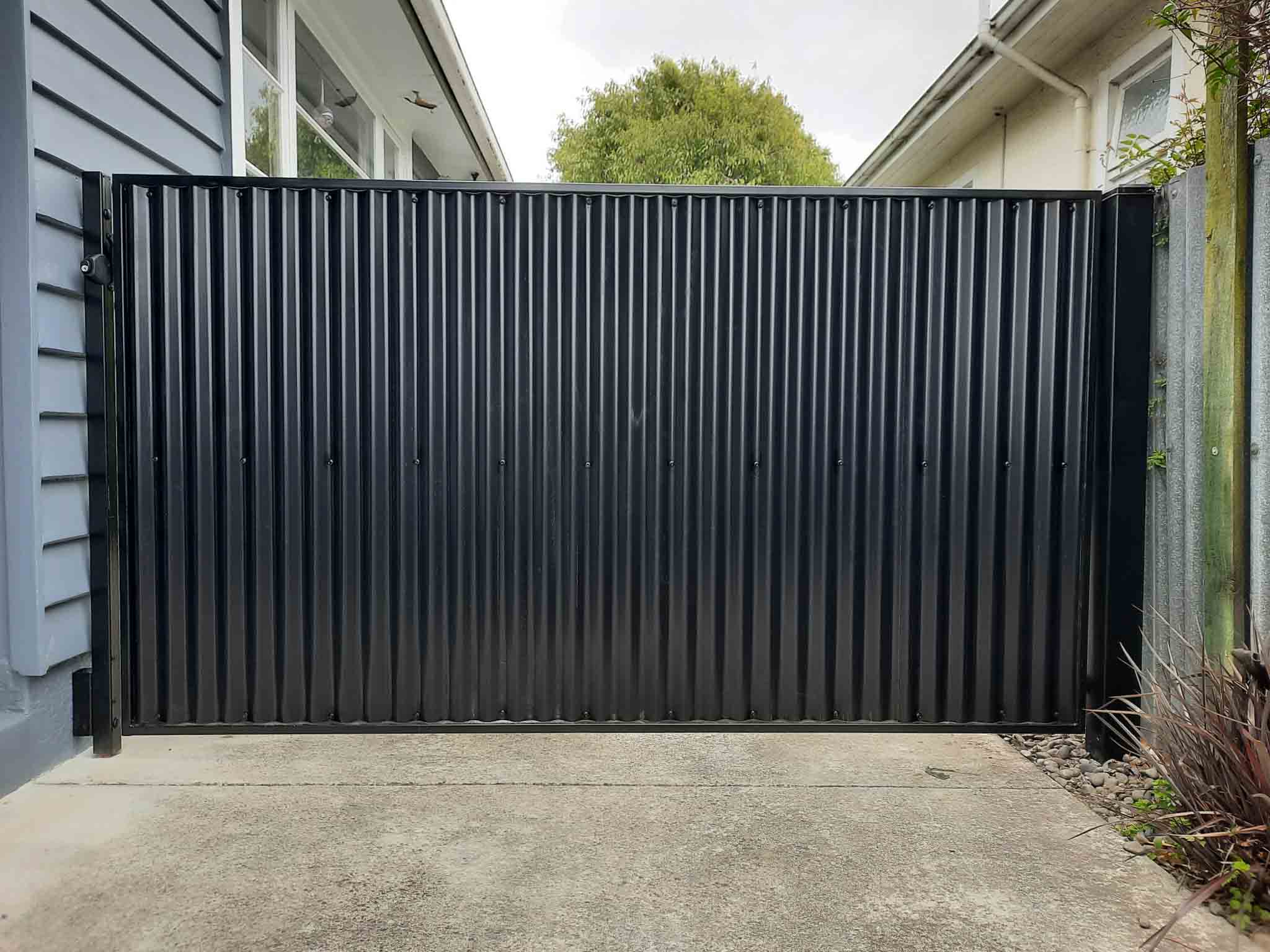 A strong industrial metal fence installed by 76 FENCE North Nashville.