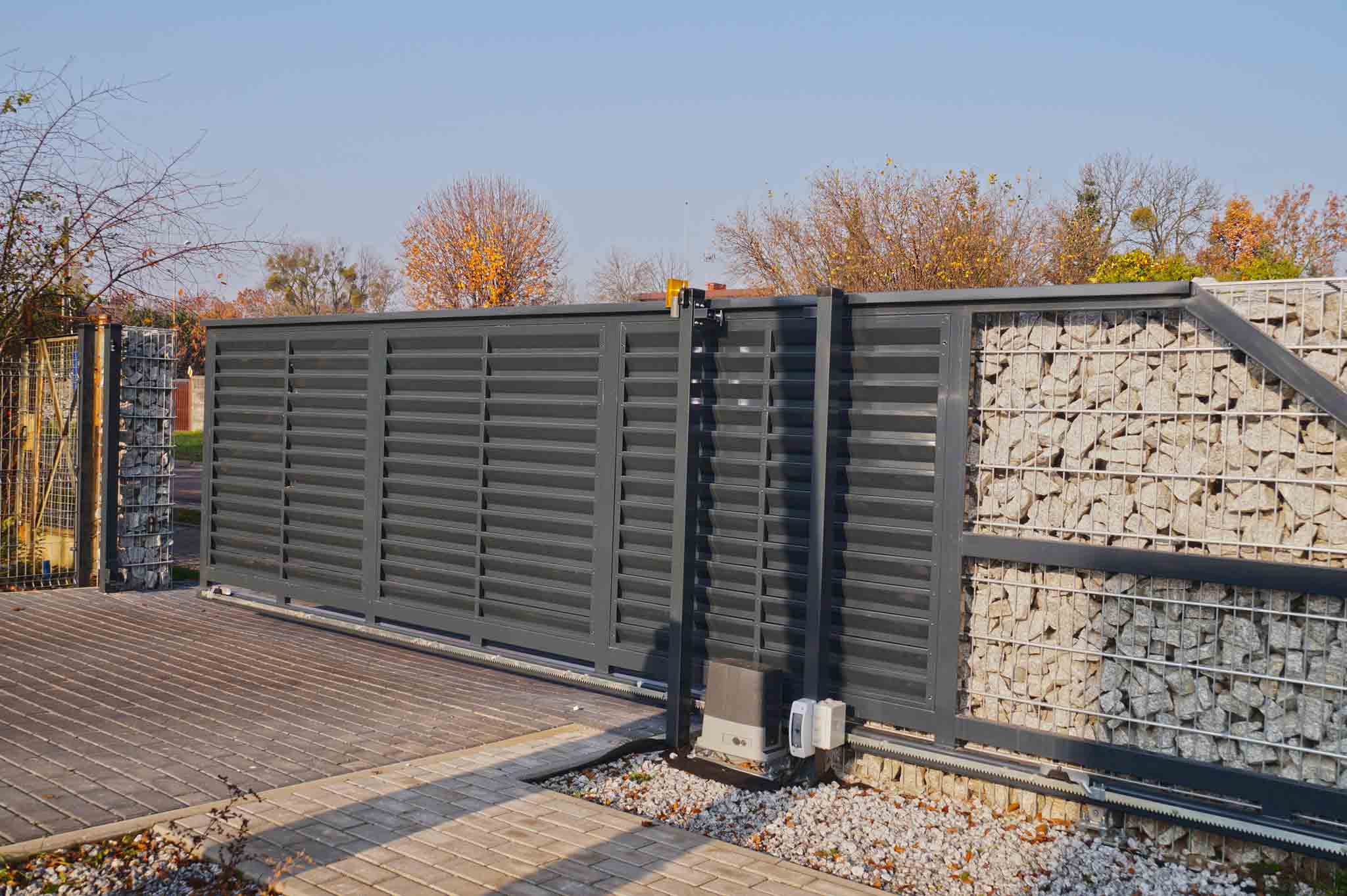 A versatile steel fence built by the experts at 76 FENCE, an expert Hendersonville / Gallatin steel fence company.