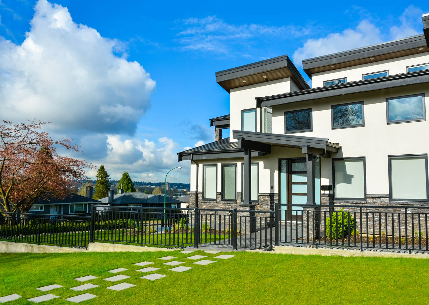 A residential home with beautiful fencing - trust 76 FENCE Murfreesboro for all your fencing needs.