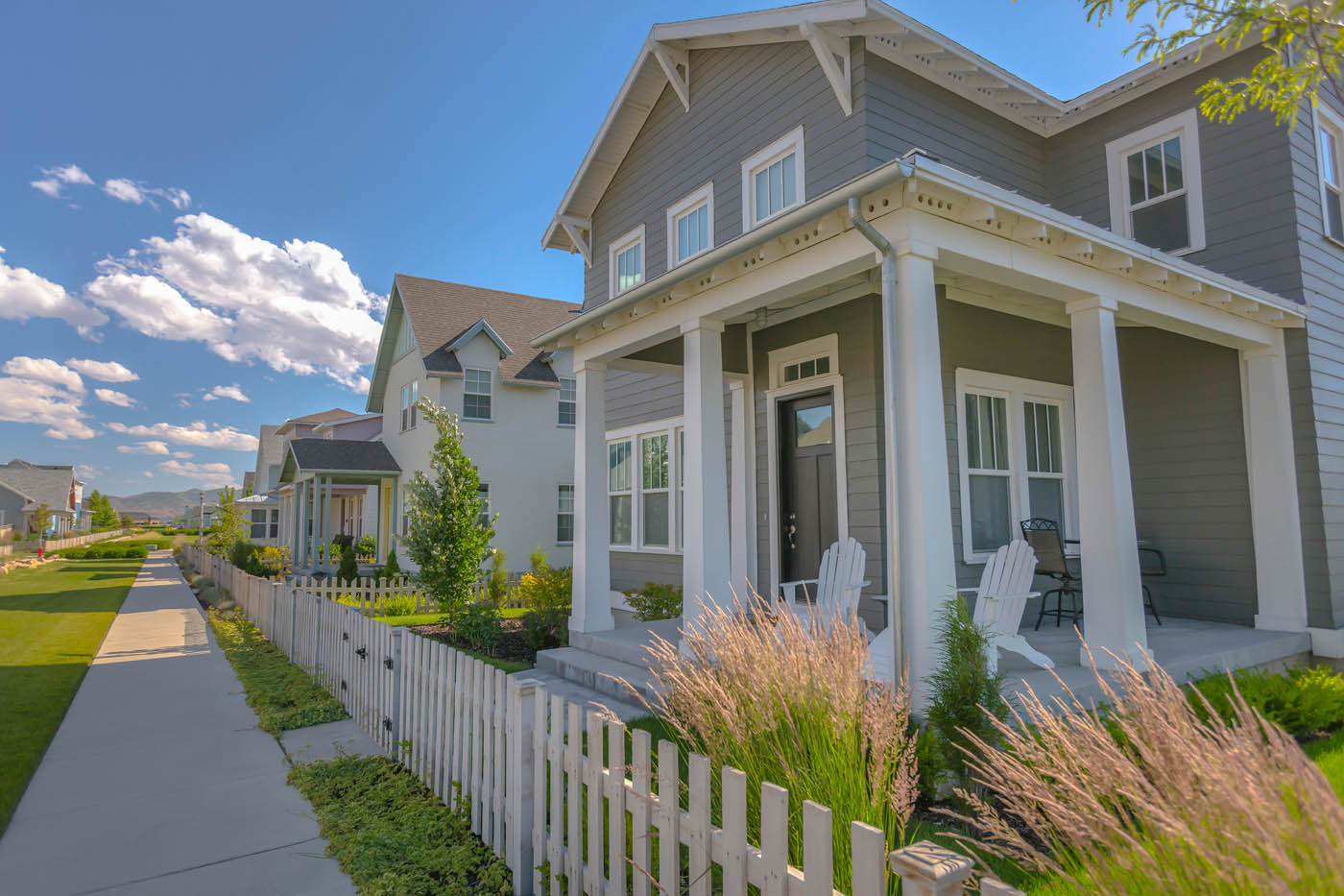 A neighborhood with beautiful fencing installed by 76 FENCE.