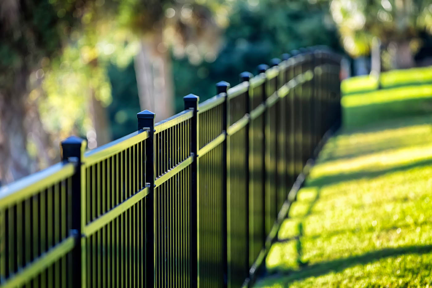 A residential metal fence - 76 FENCE Schaumburg.