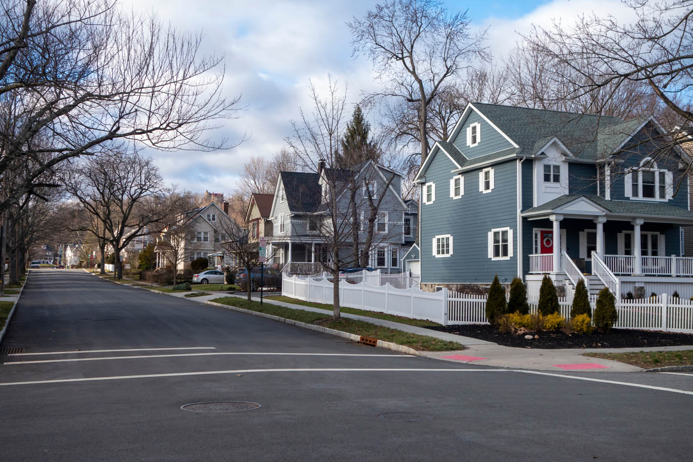 A residential home with fencing - book your free estimate with 76 FENCE Murfreesboro today.