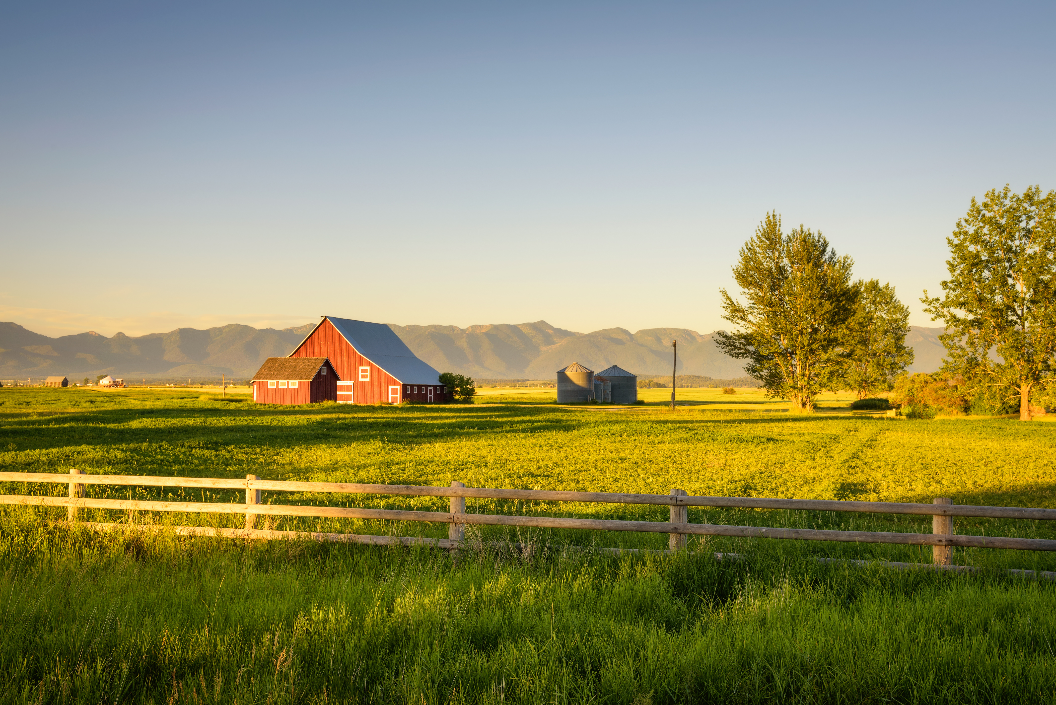 A stunning farm property with farm fencing - contact 76 FENCE,the best farm fence installers, today.